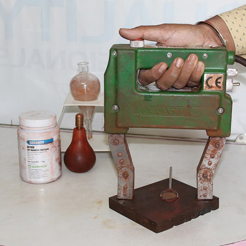Liquid penetrant testing Magnetic-Particle-Testing-img